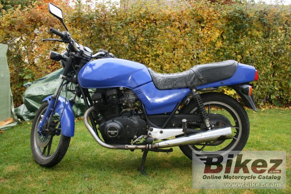 1985 Suzuki GSX 400 E photo